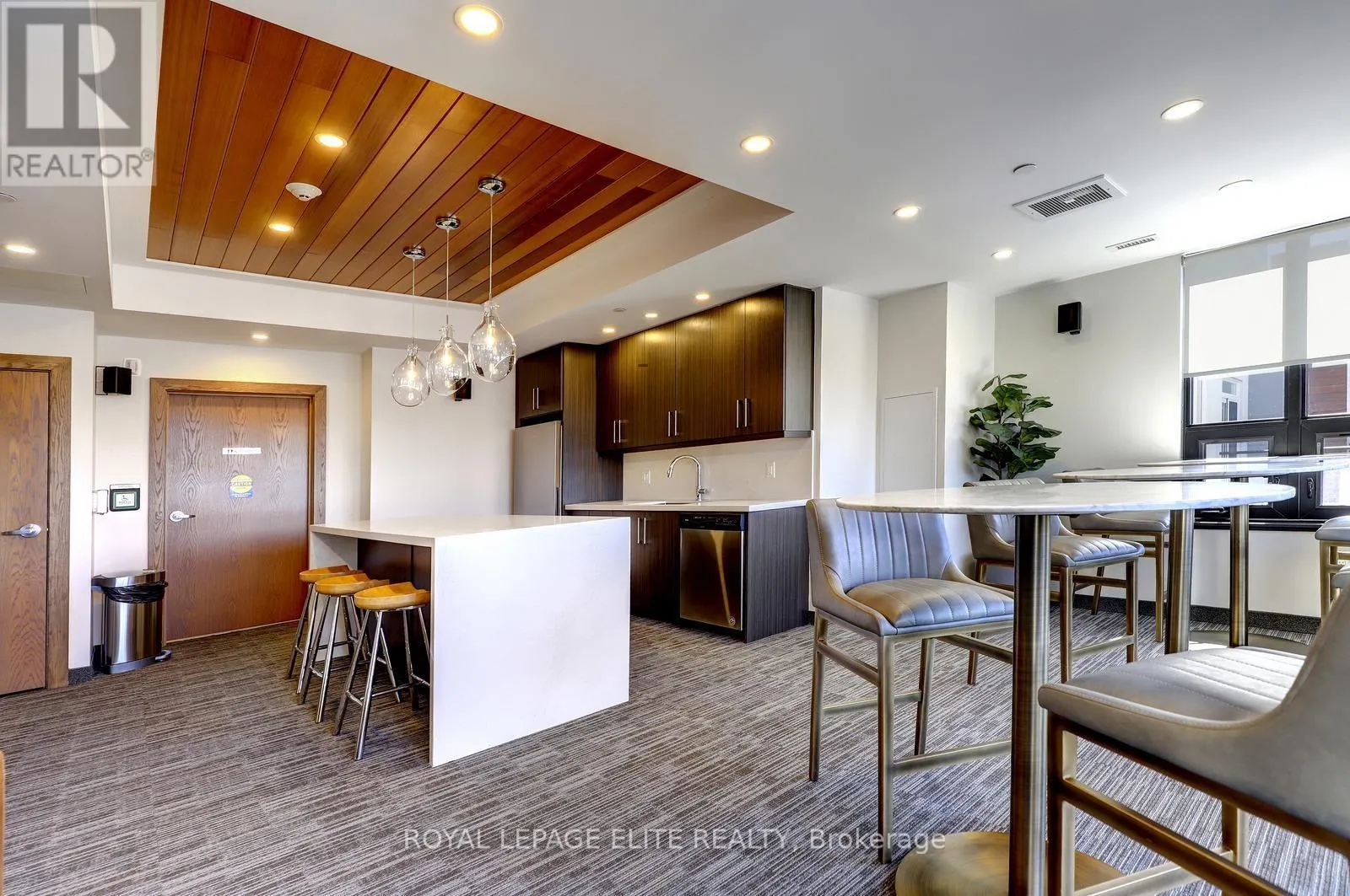 303 - 340 PLAINS ROAD E