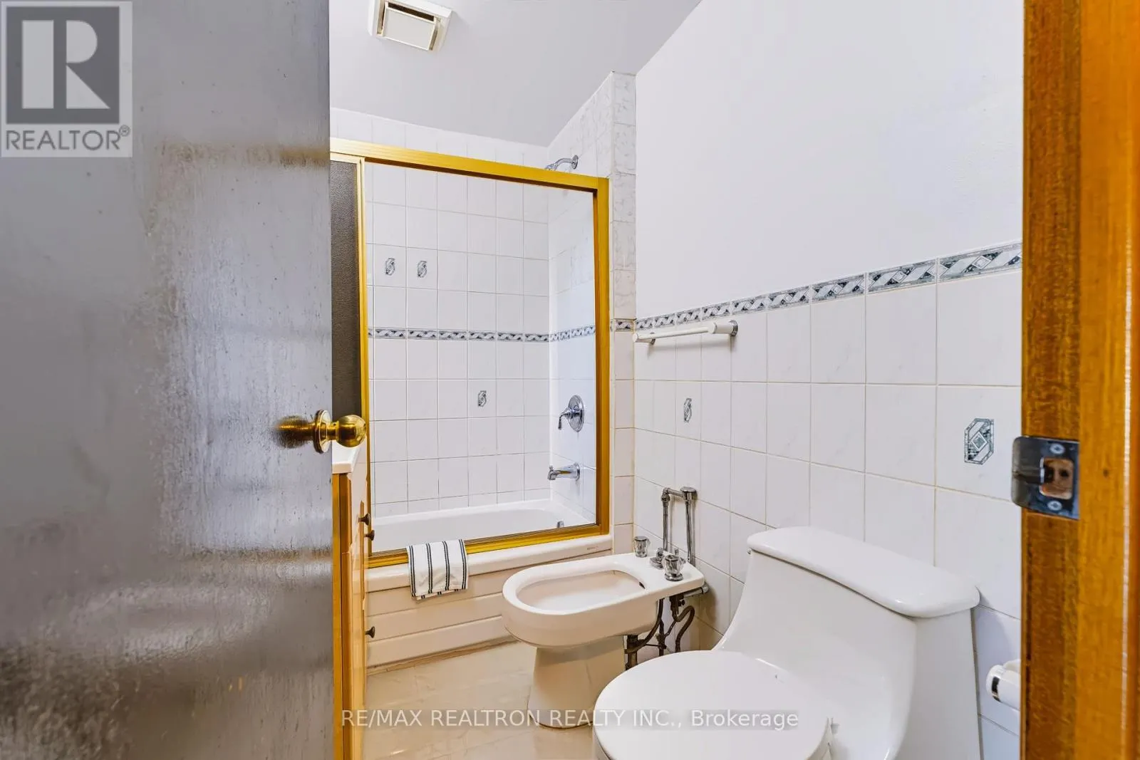 77 CHISWICK AVENUE