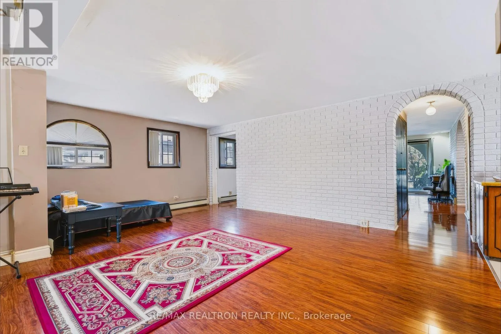 77 CHISWICK AVENUE