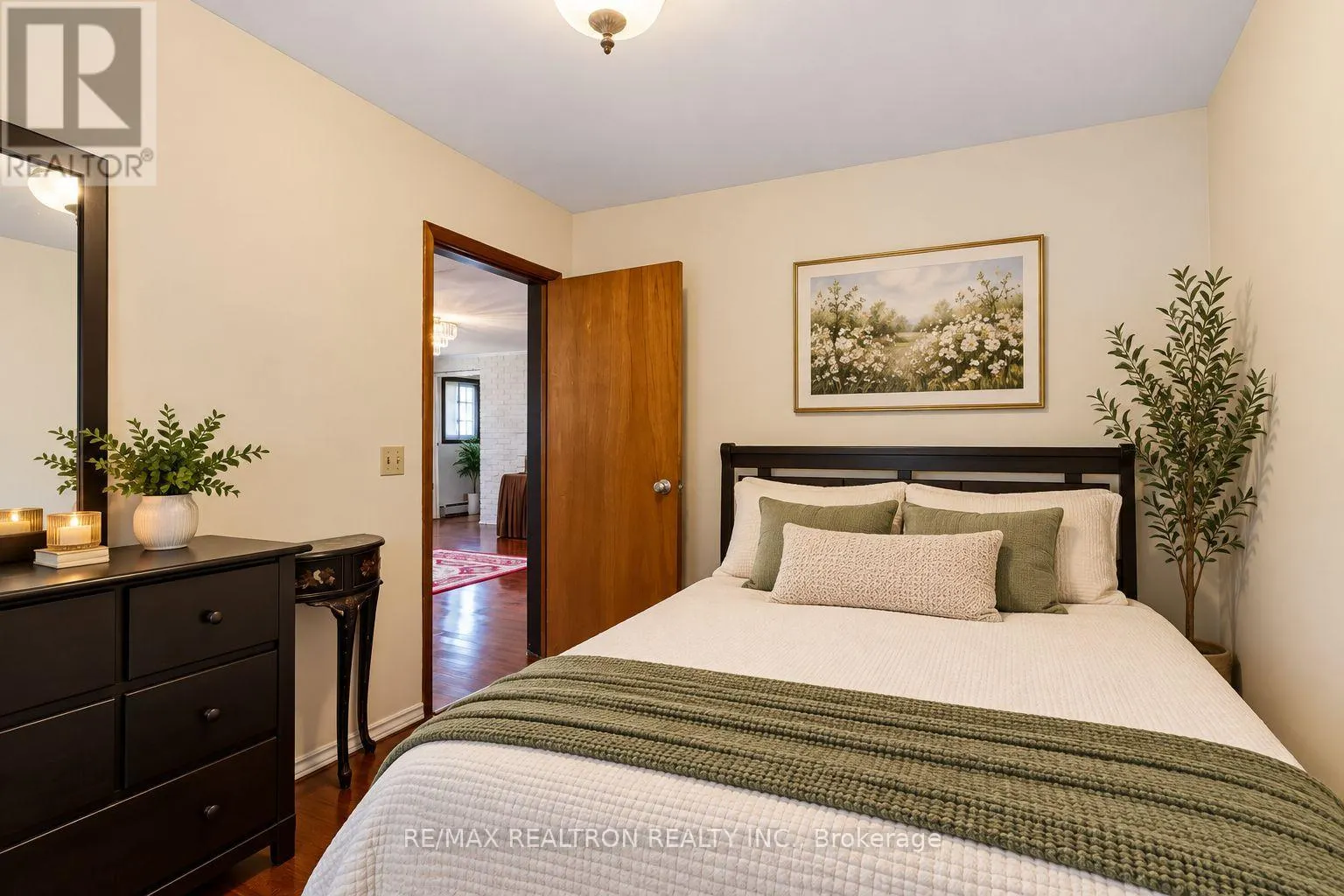 77 CHISWICK AVENUE