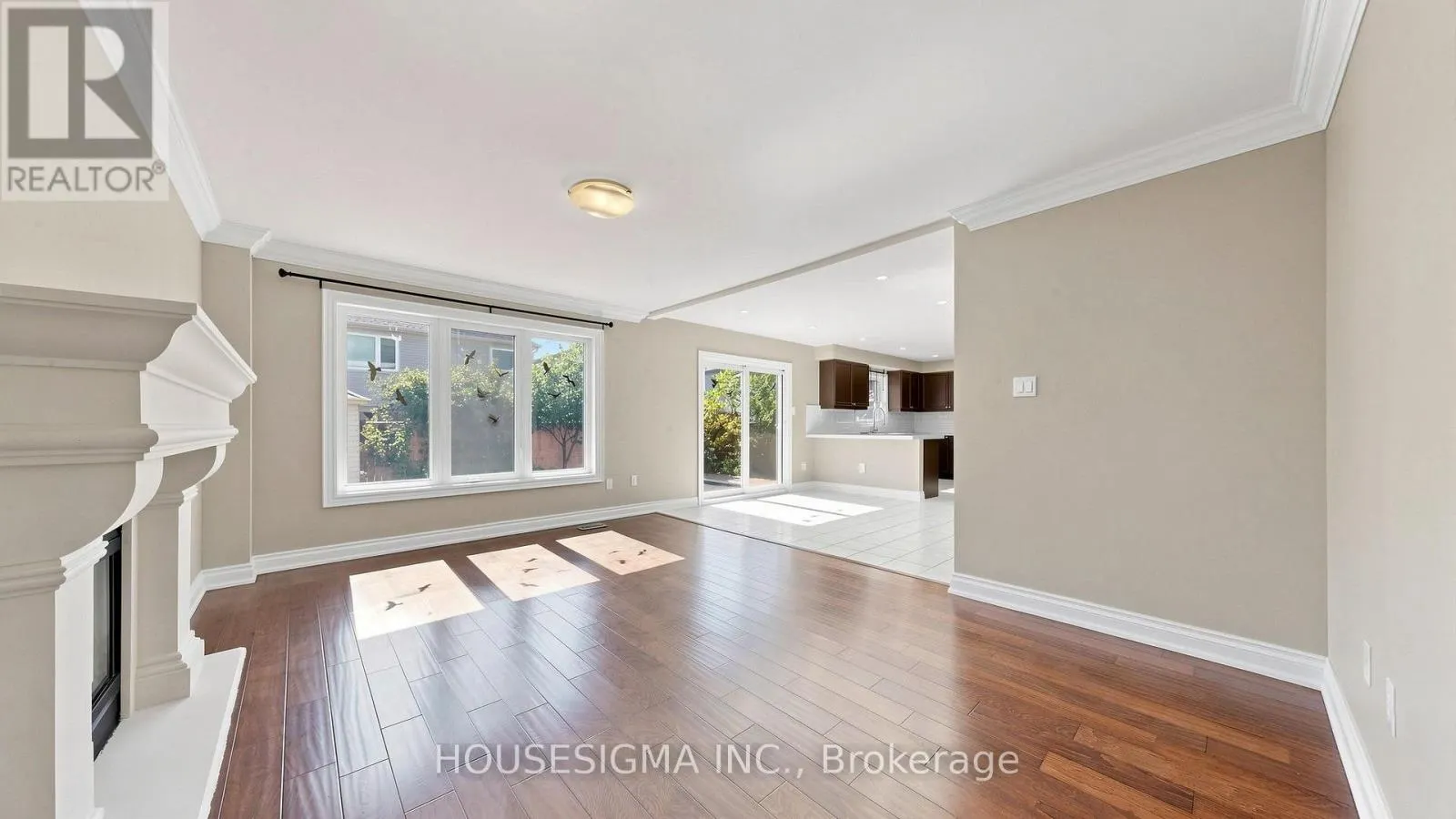 32 WILLOUGHBY WAY