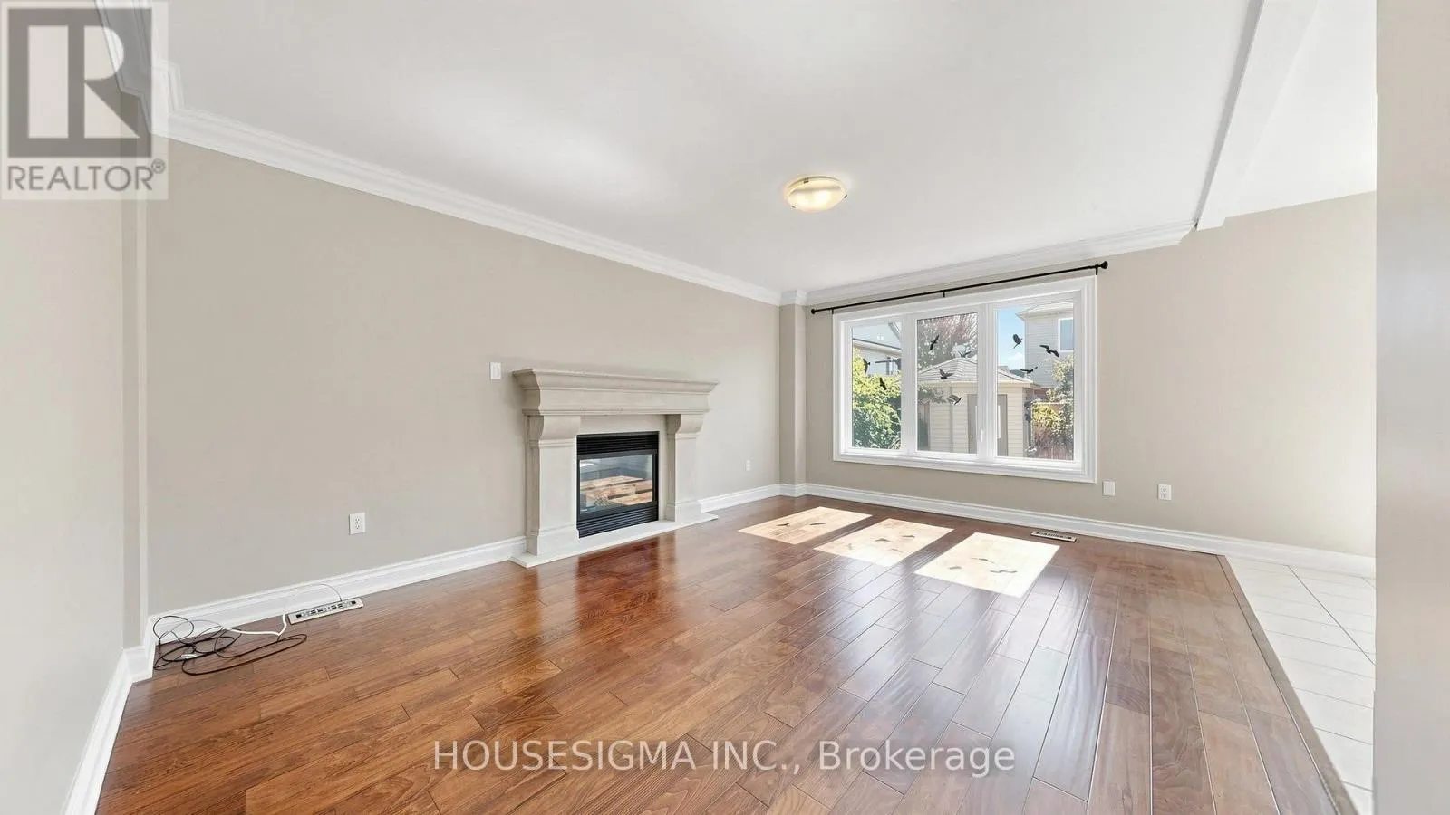 32 WILLOUGHBY WAY