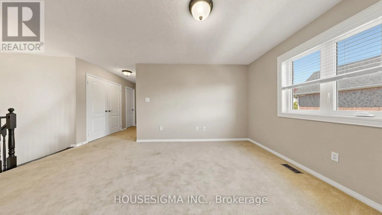 32 WILLOUGHBY WAY