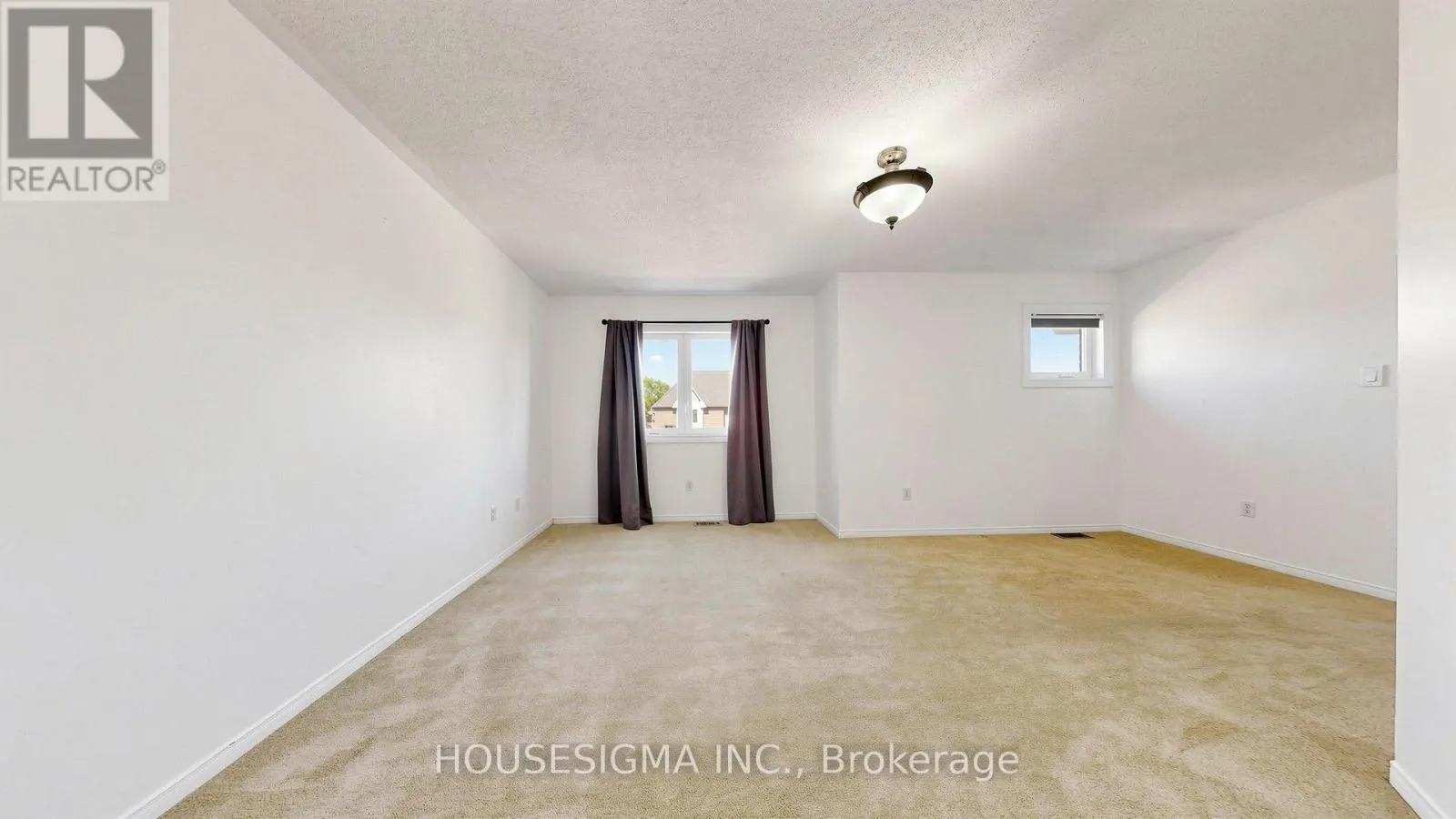32 WILLOUGHBY WAY