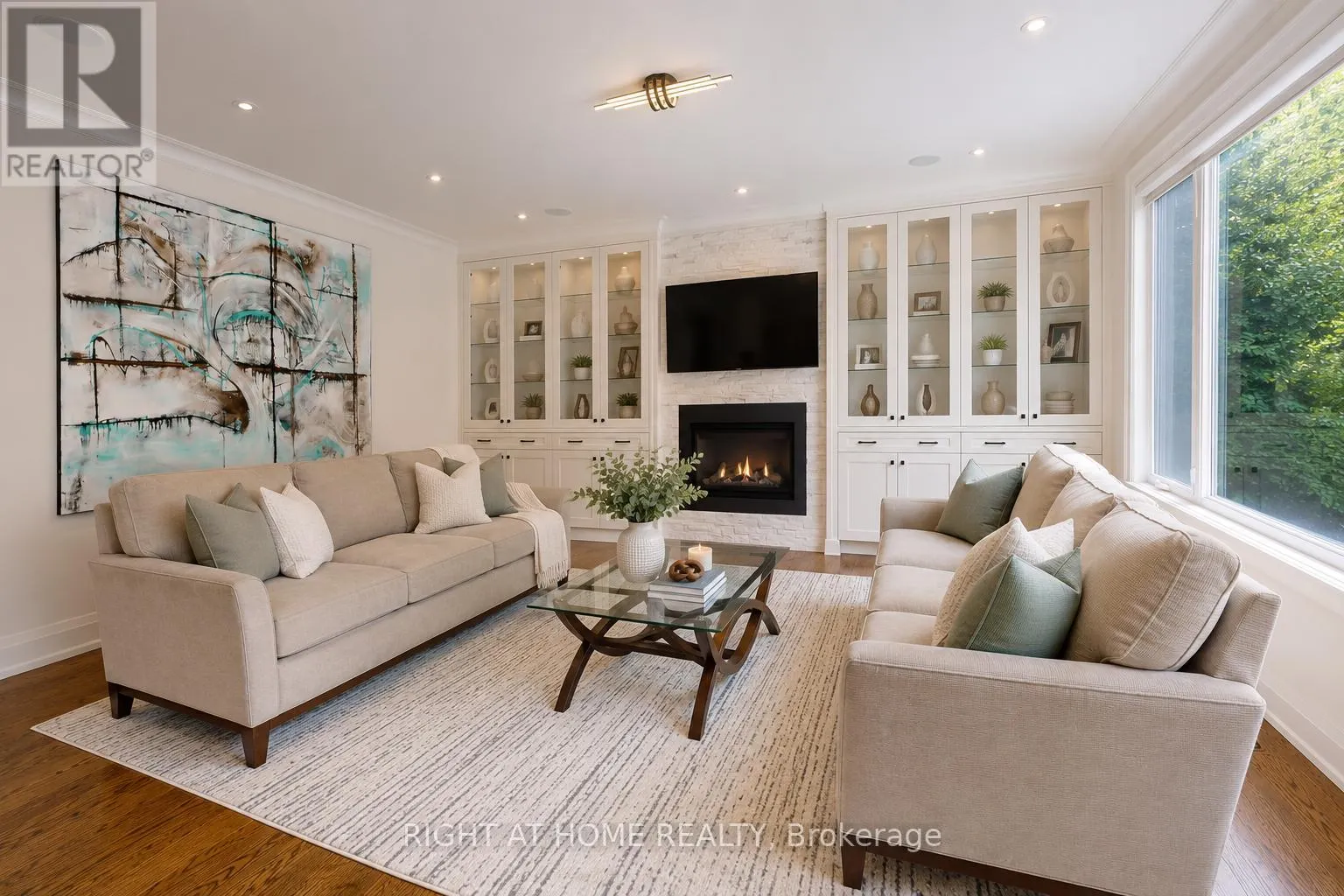 490 ORCHARD DRIVE