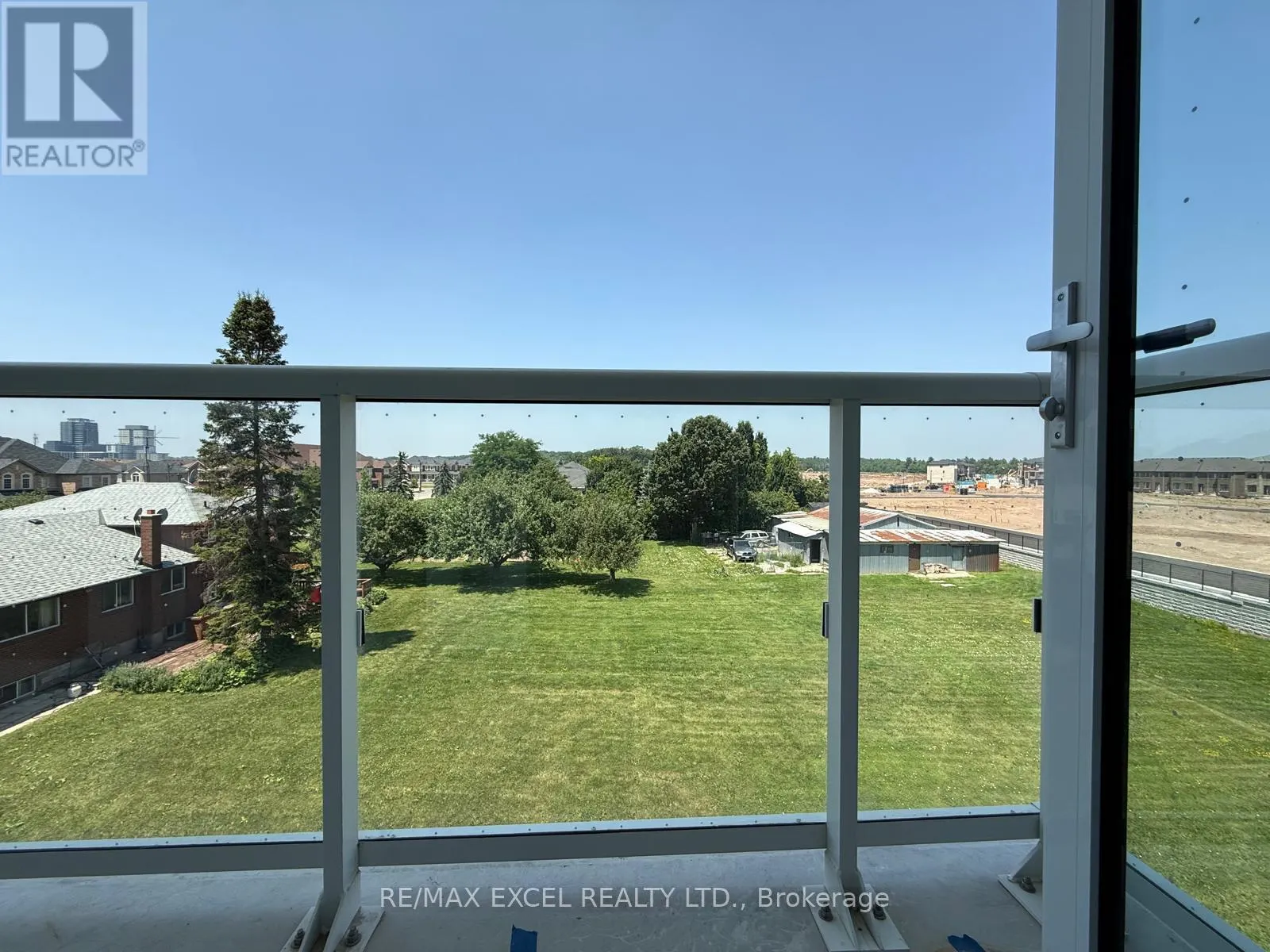 330 - 1005 DUNDAS STREET E