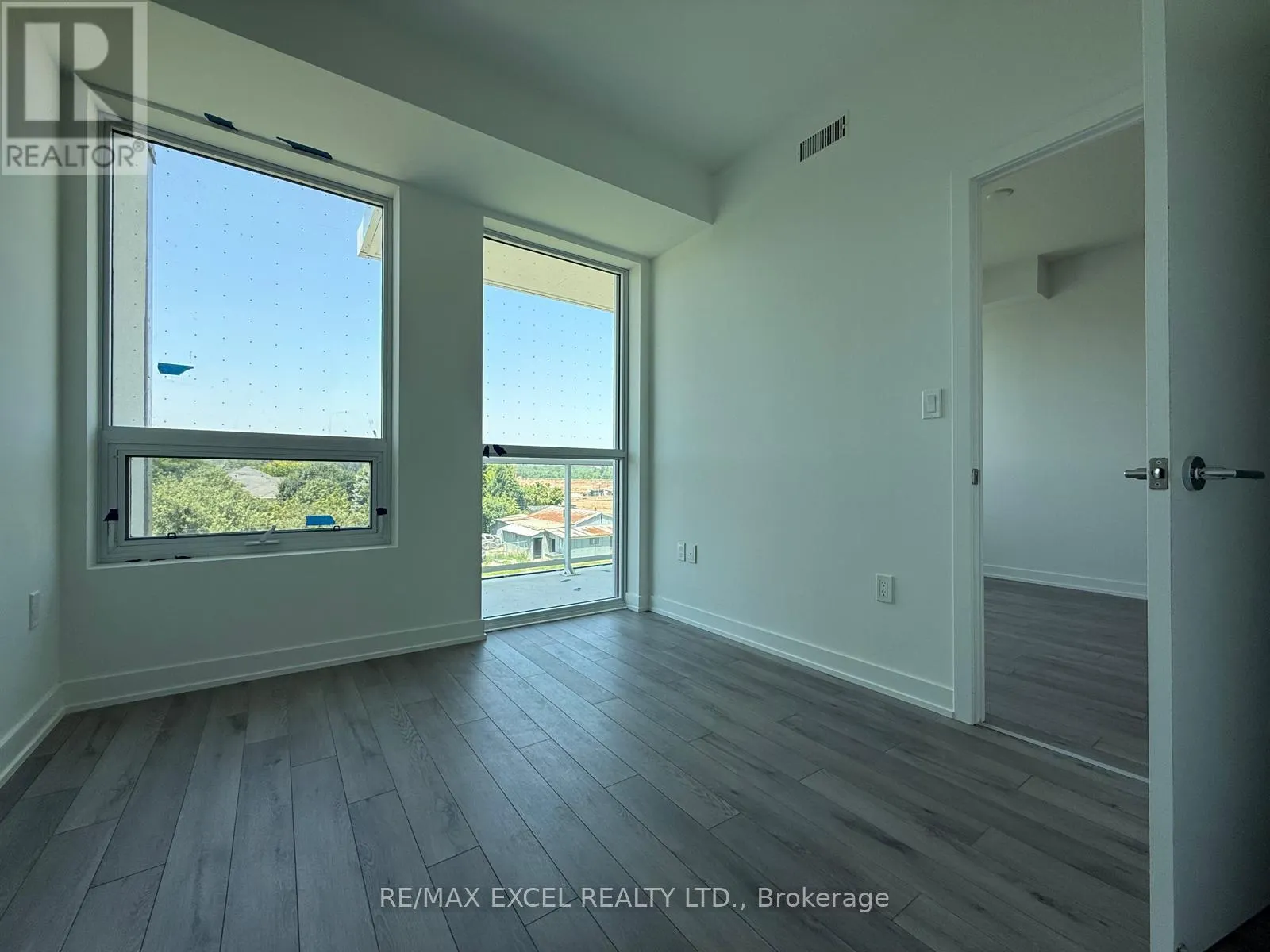330 - 1005 DUNDAS STREET E