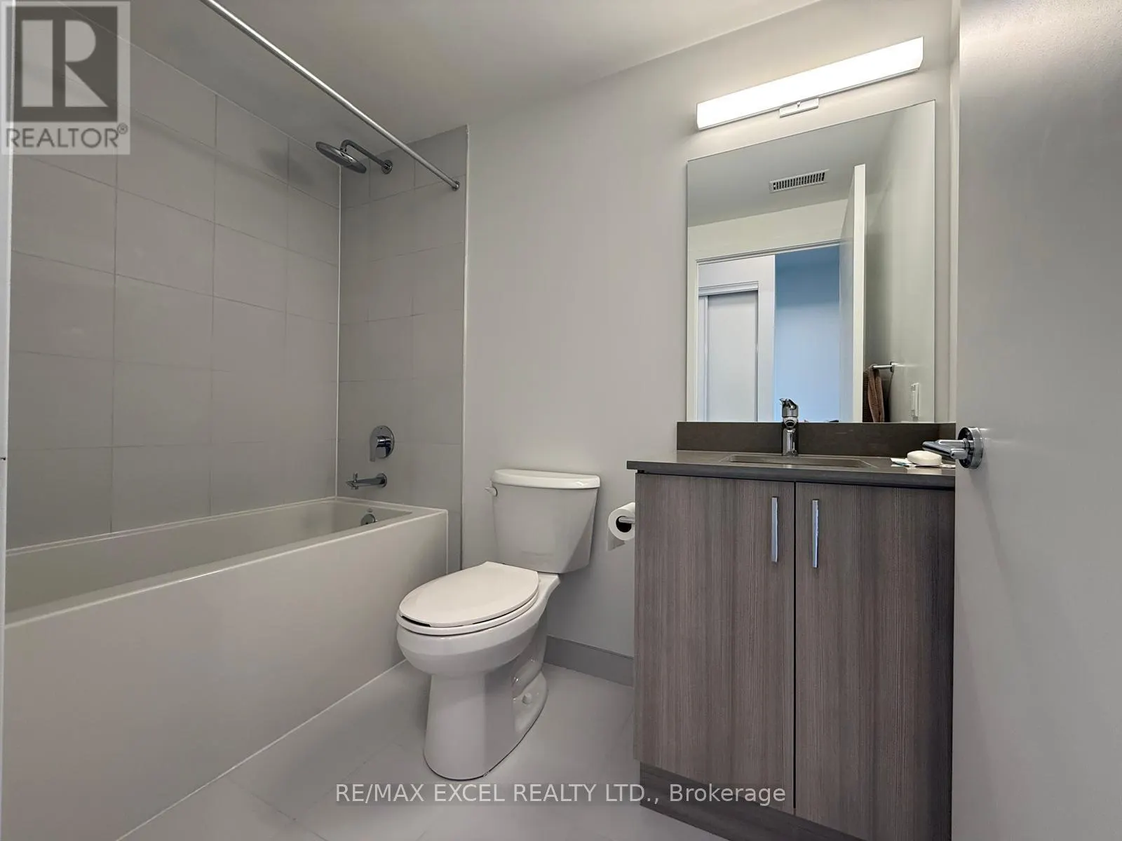 330 - 1005 DUNDAS STREET E