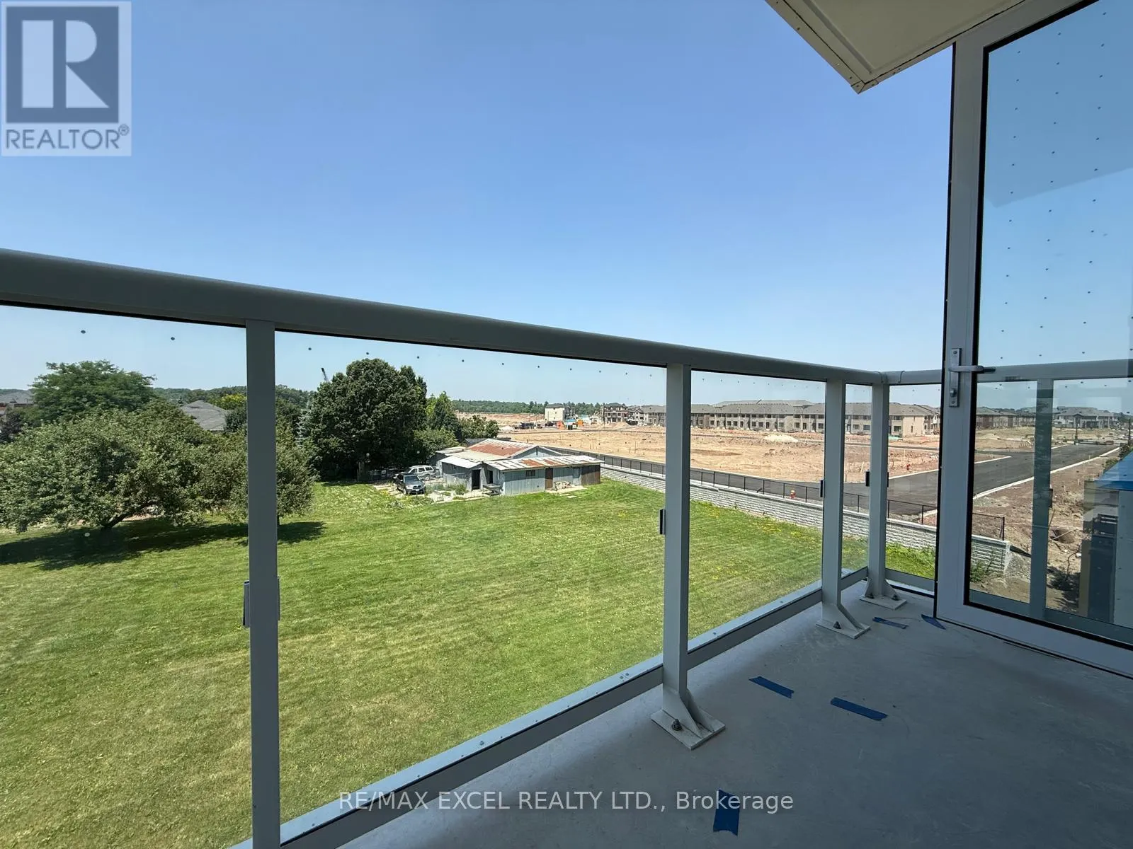 330 - 1005 DUNDAS STREET E