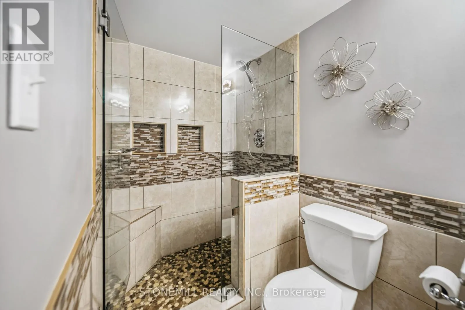 1661 DEMPSEY CRESCENT