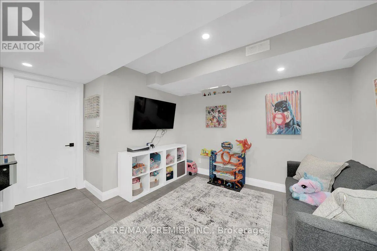 23 BERRYDOWN DRIVE