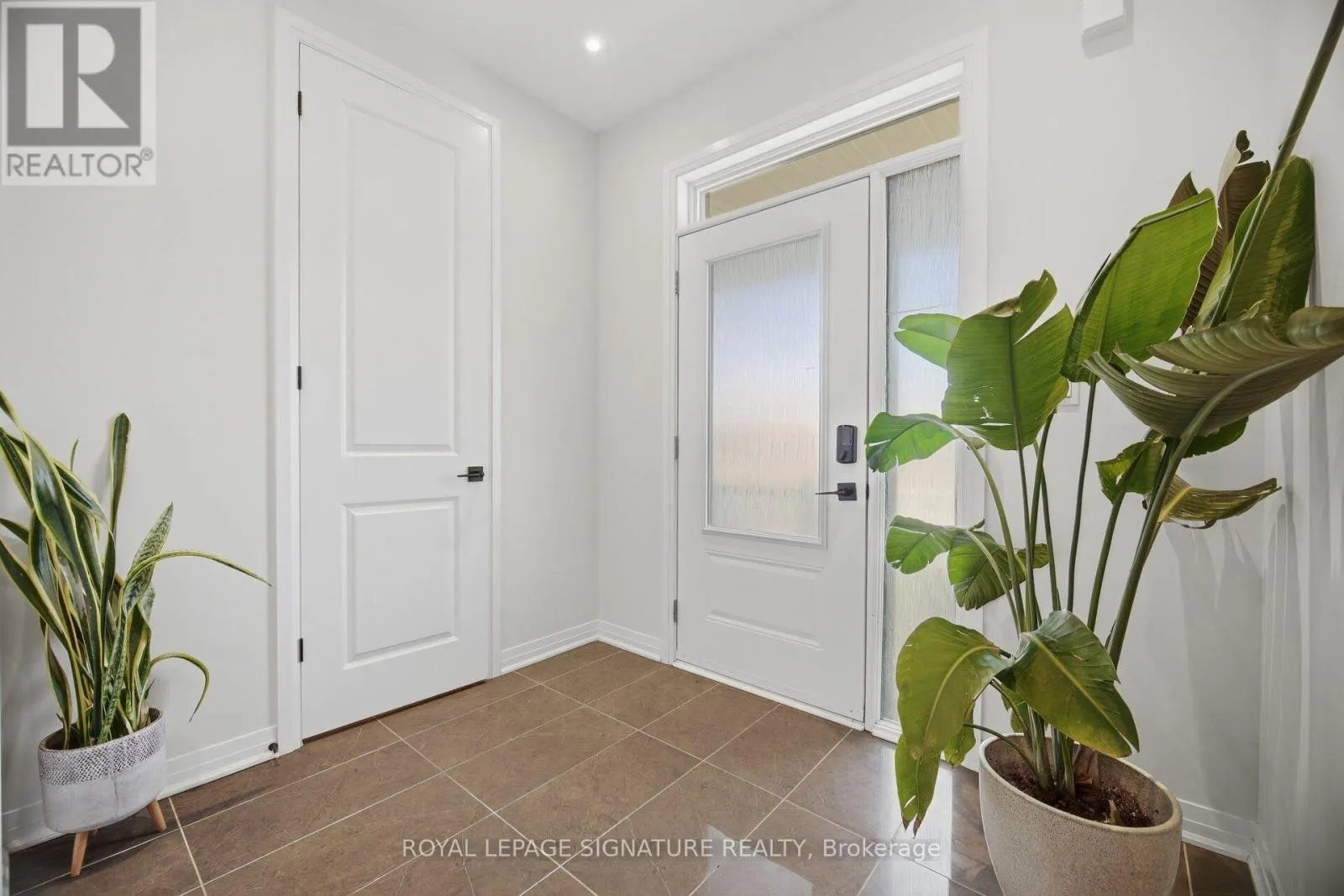 94 SETTLERS ROAD E