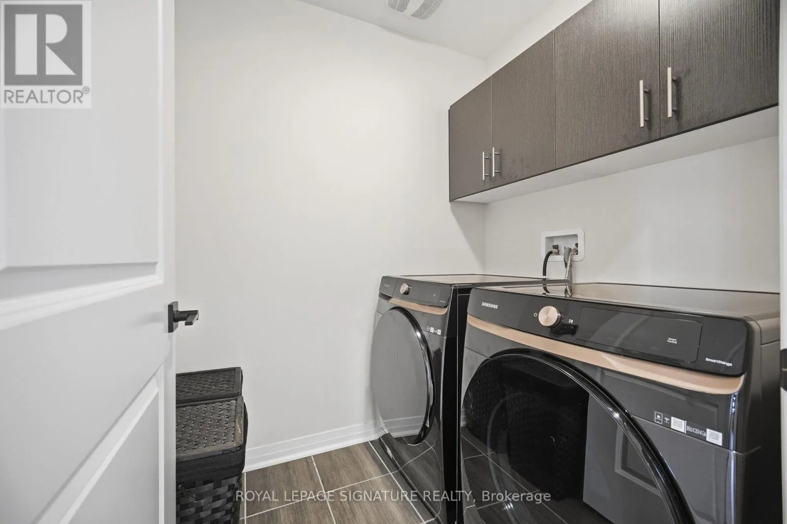 94 SETTLERS ROAD E