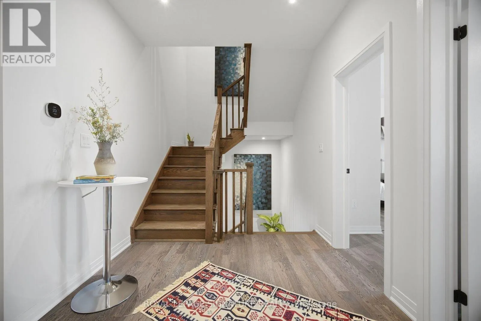 94 SETTLERS ROAD E