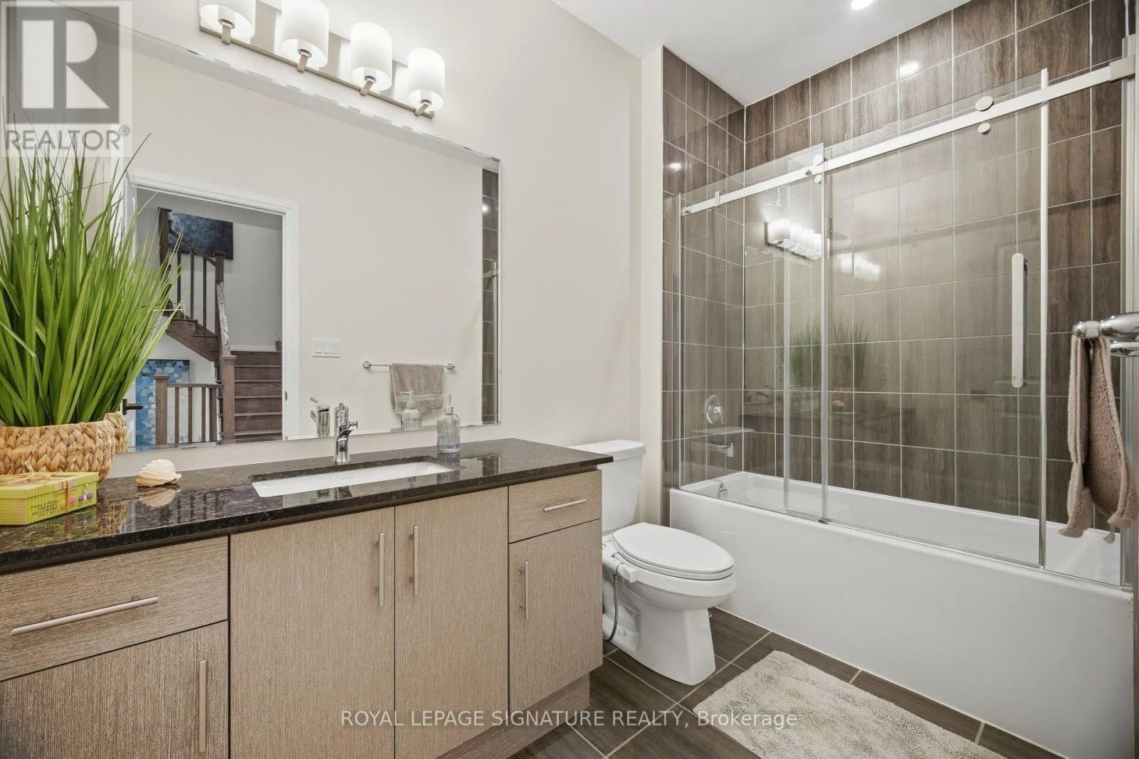 94 SETTLERS ROAD E