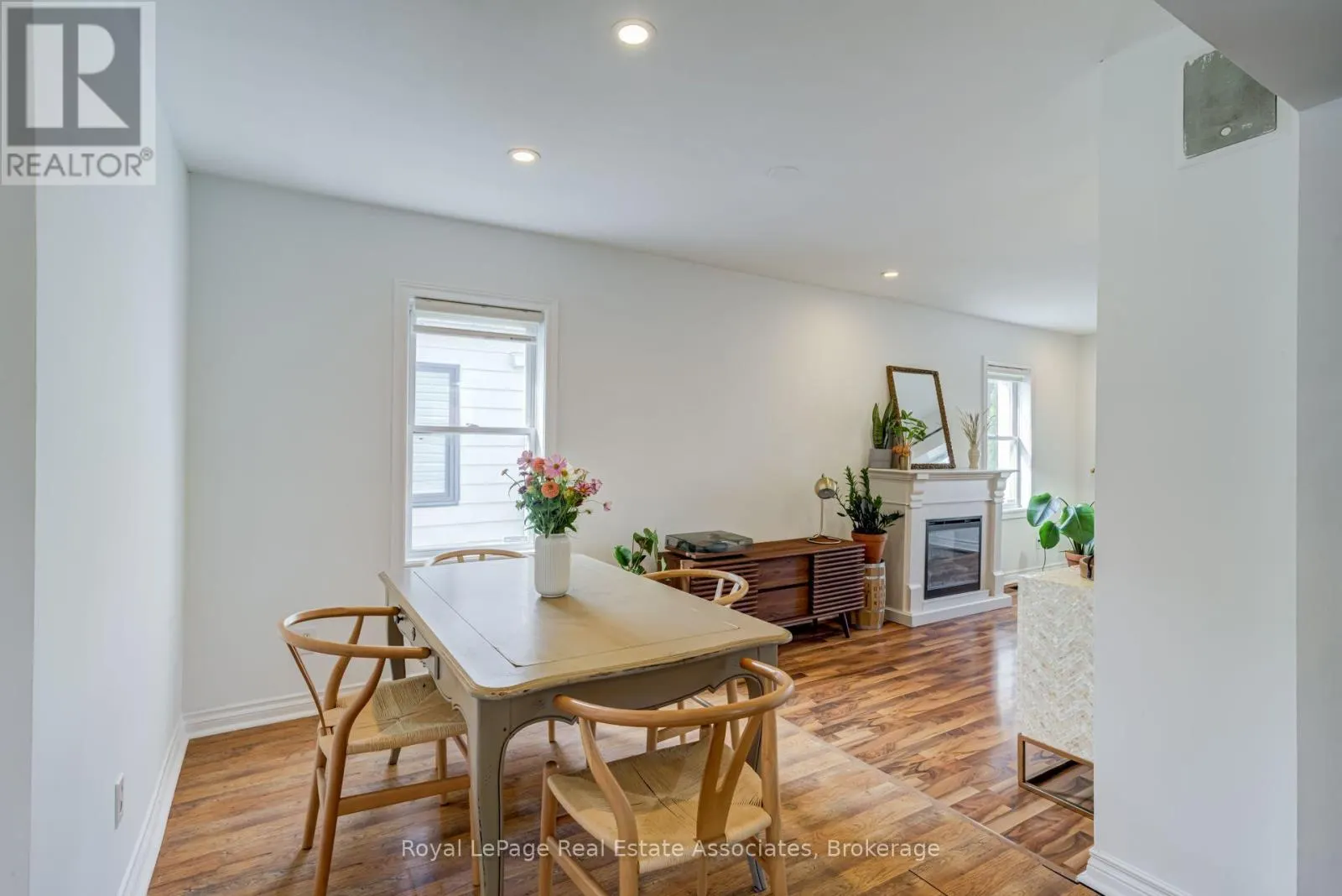 889 THIRD STREET
