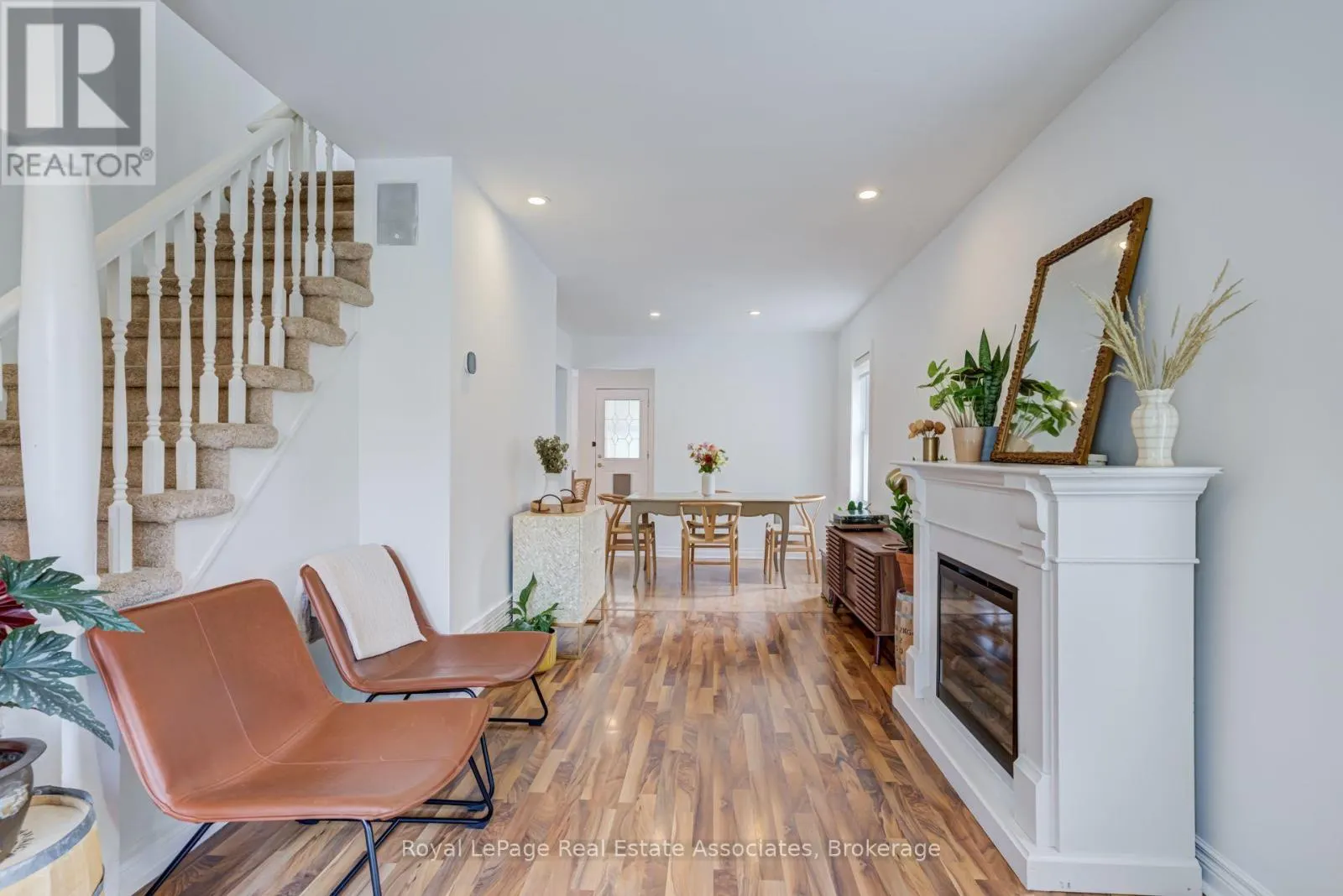 889 THIRD STREET