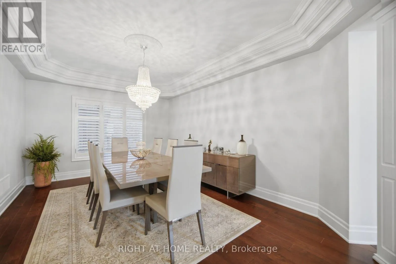 2122 LAW HILL GATE