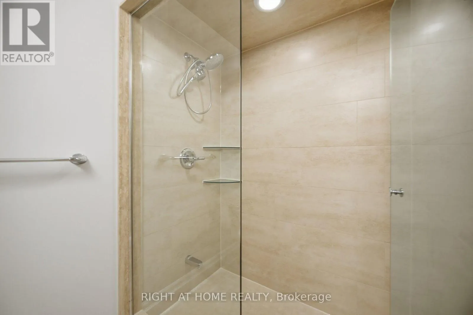 2122 LAW HILL GATE