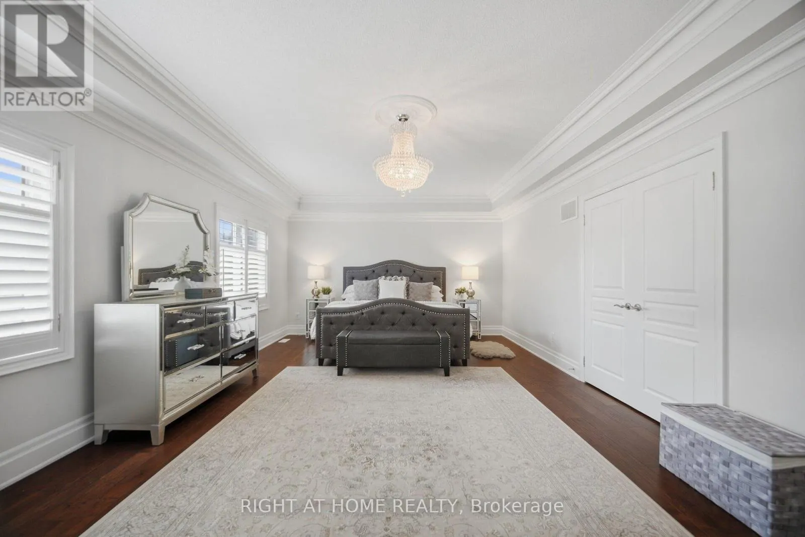 2122 LAW HILL GATE