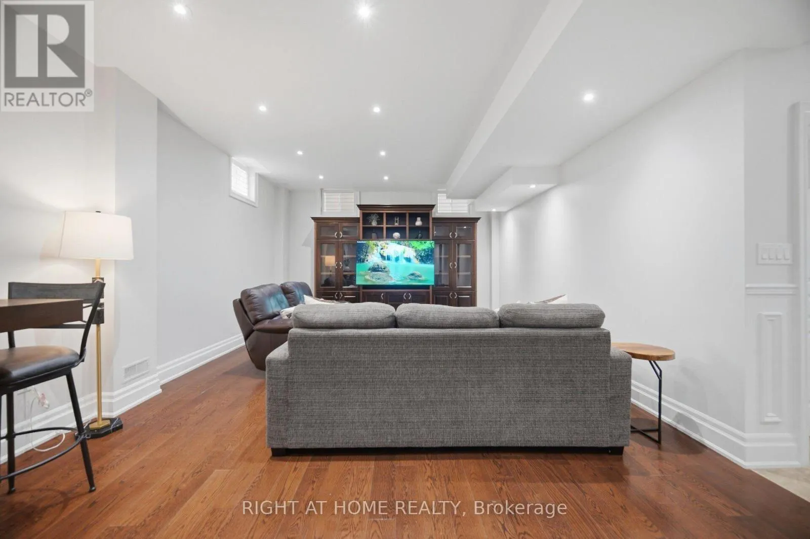 2122 LAW HILL GATE