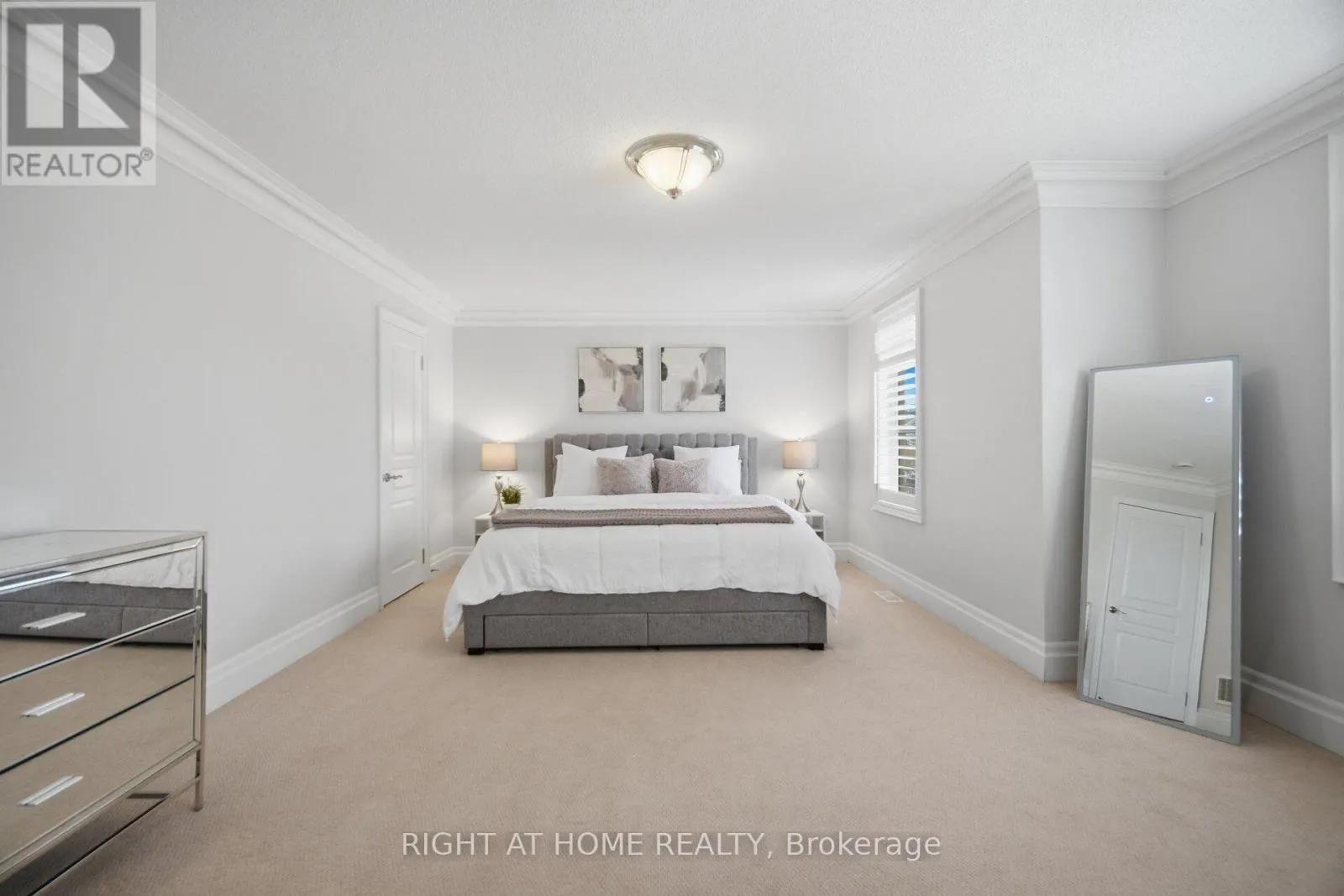 2122 LAW HILL GATE