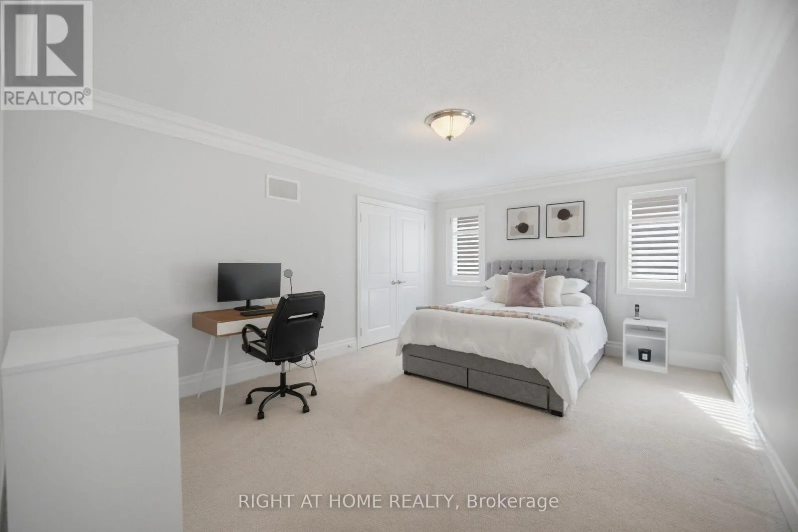 2122 LAW HILL GATE