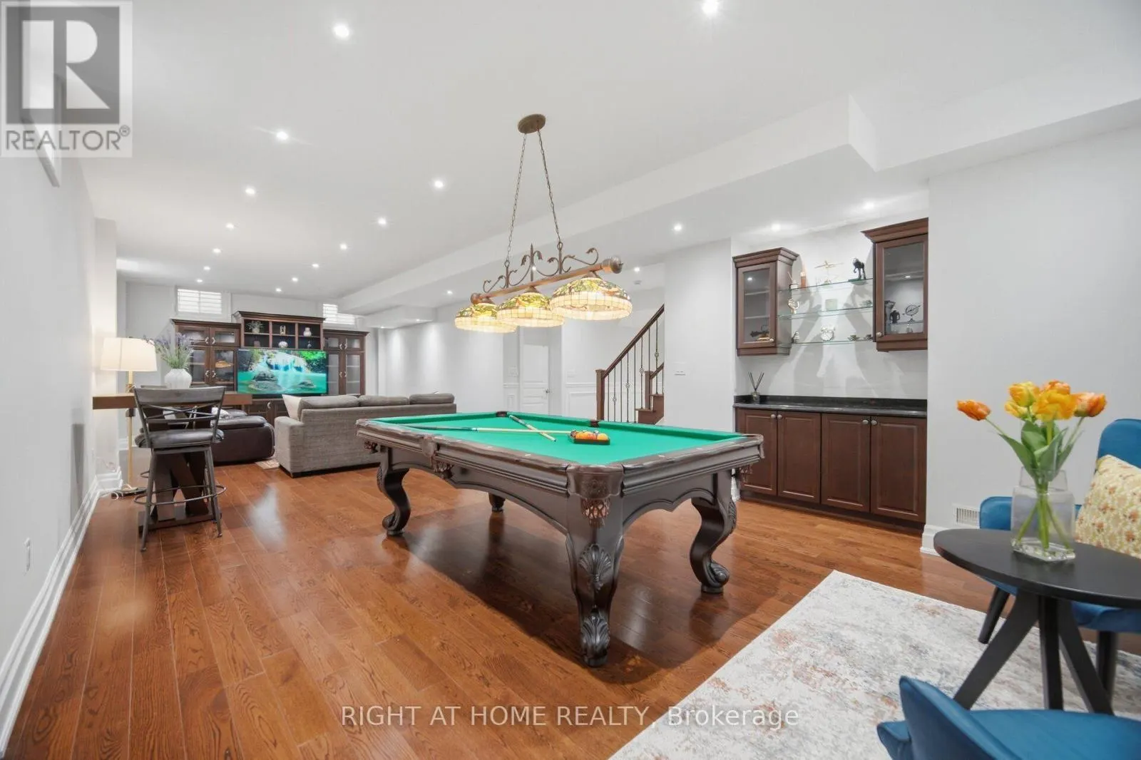 2122 LAW HILL GATE