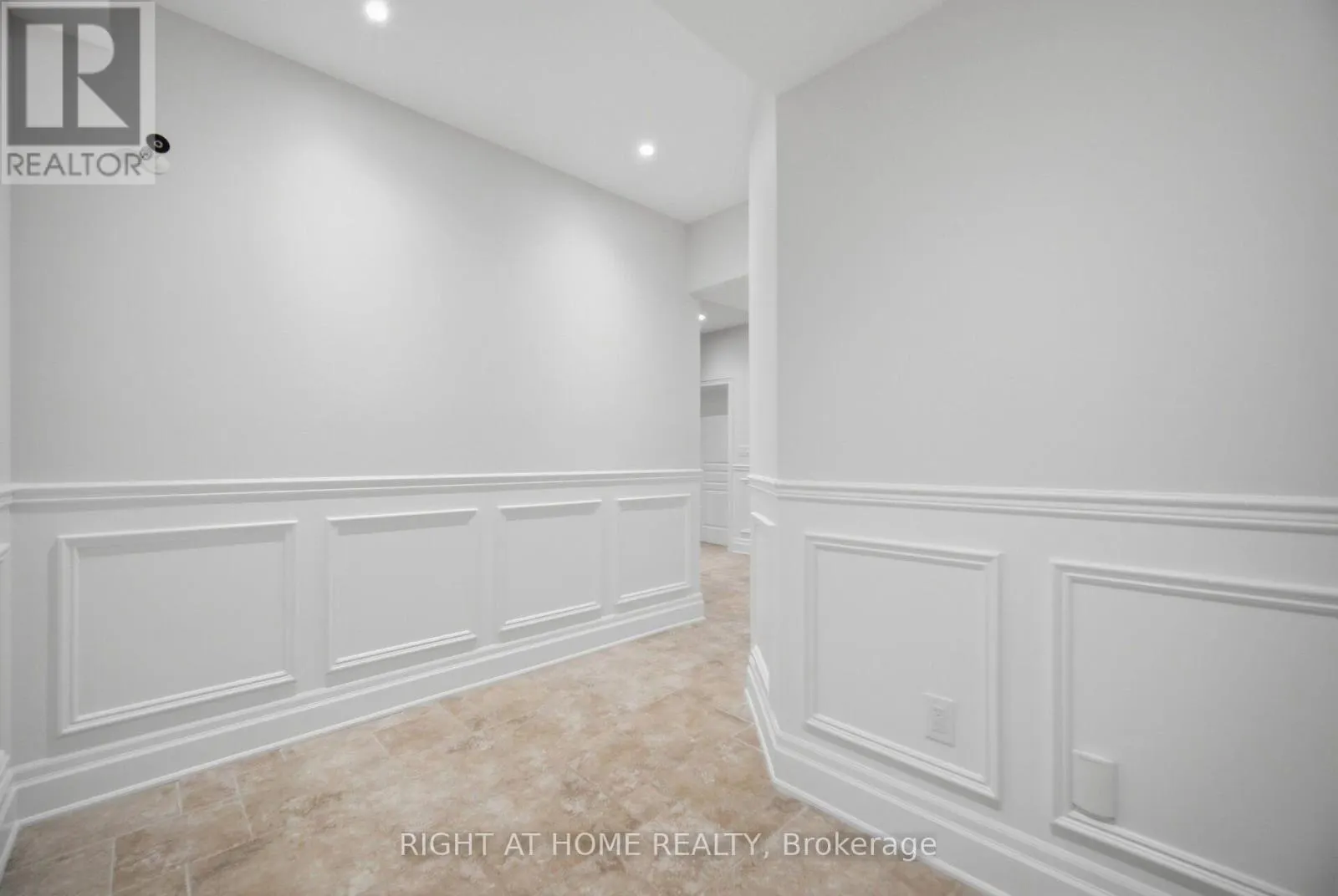 2122 LAW HILL GATE