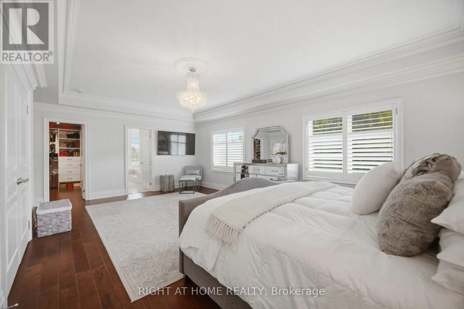 2122 LAW HILL GATE