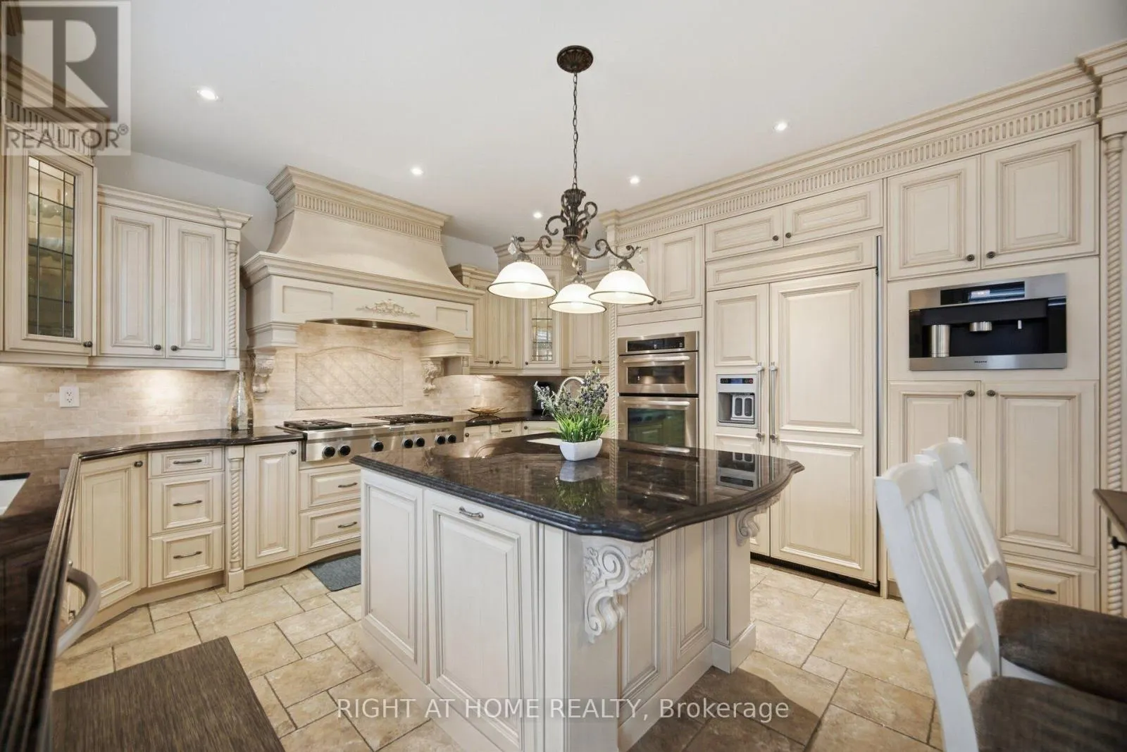 2122 LAW HILL GATE