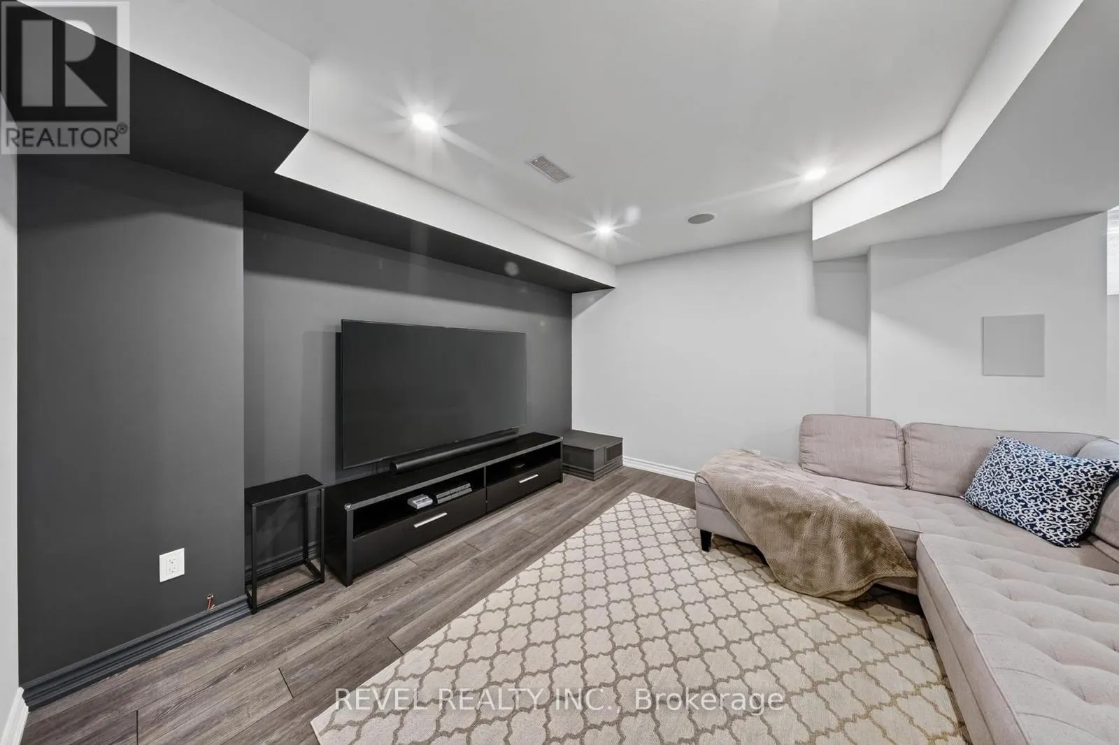455 RAMSEY PLACE