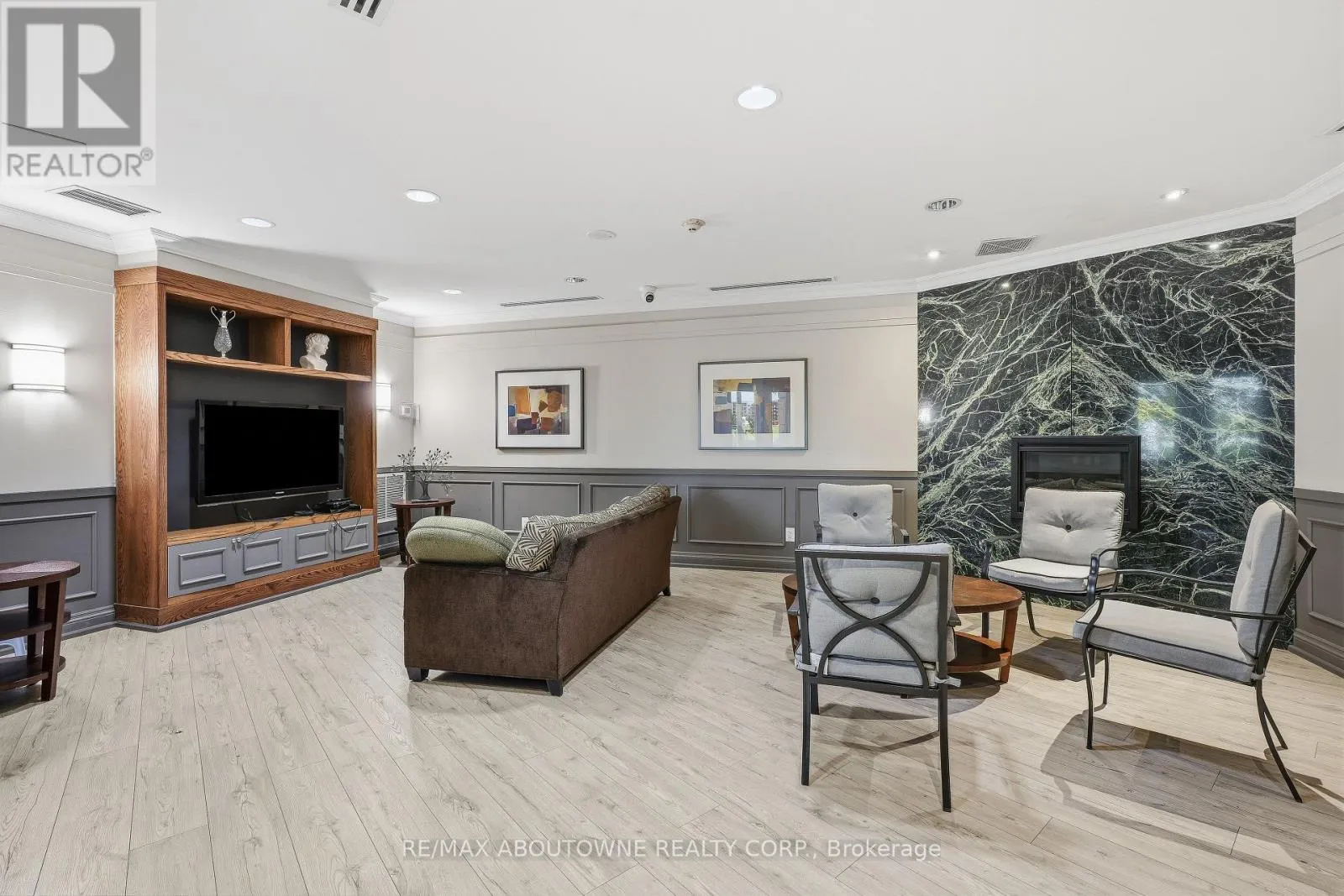 709 - 2391 CENTRAL PARK DRIVE