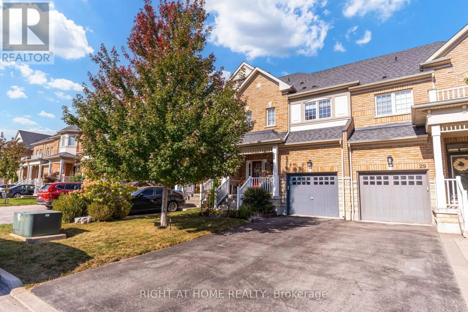 27 FALLIS CRESCENT