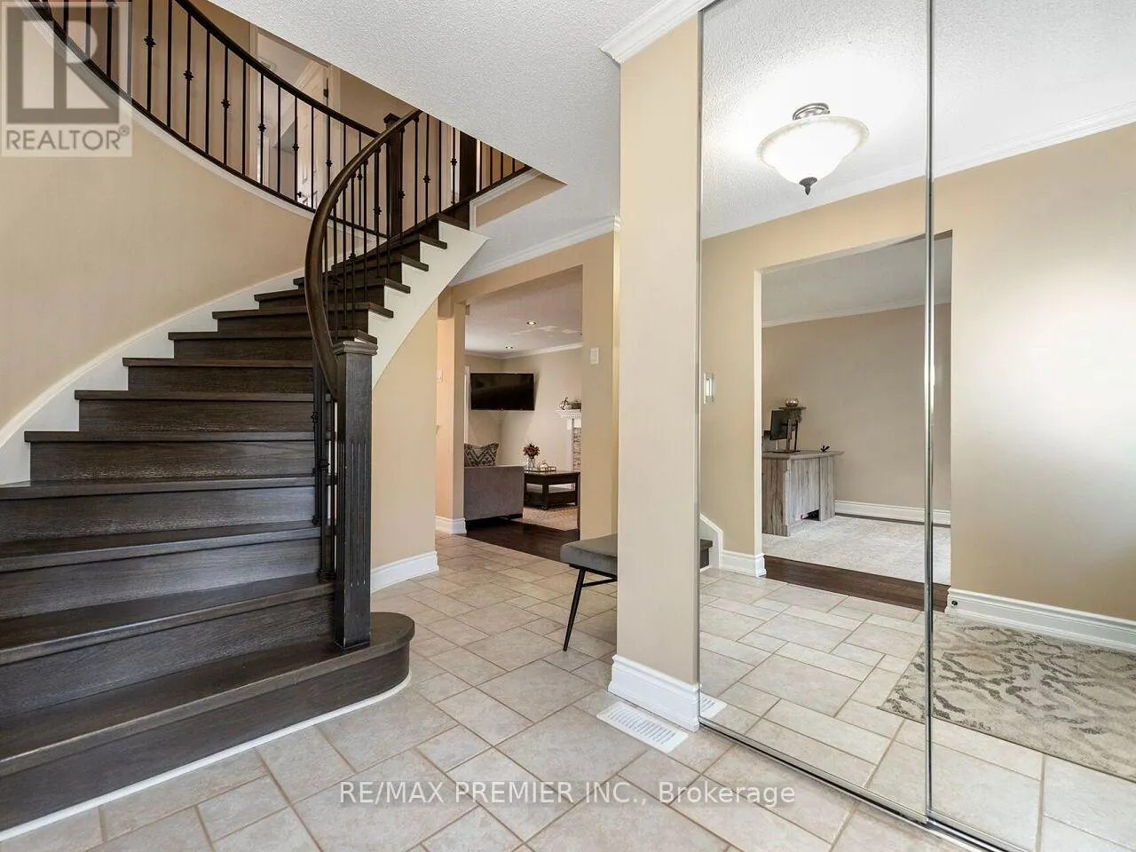 81 DE ROSE AVENUE