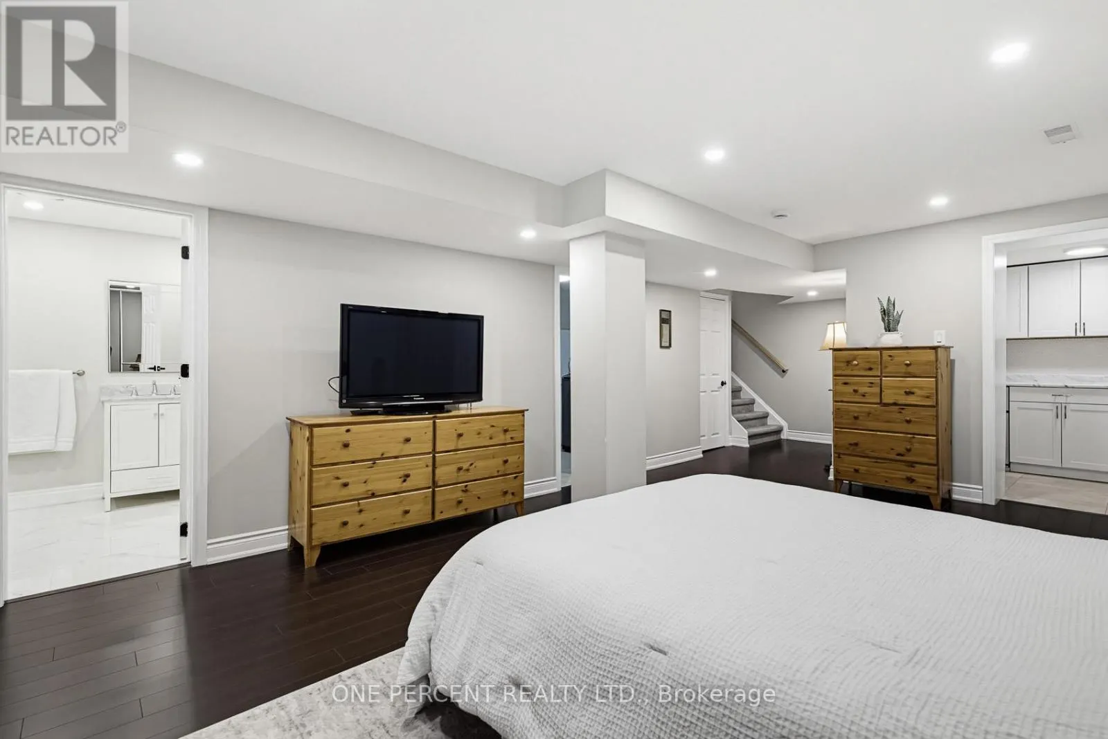 36 COACHWOOD MANOR COURT