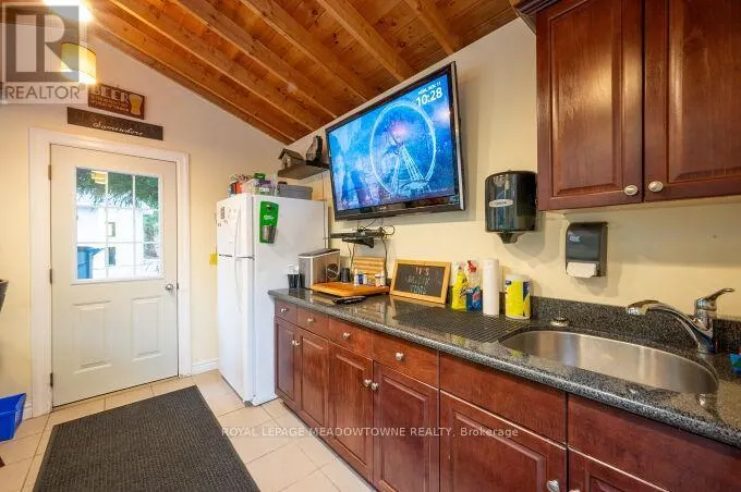 13 MCKEE DRIVE