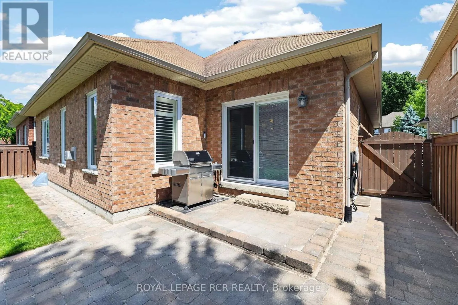 30 BORLAND CRESCENT