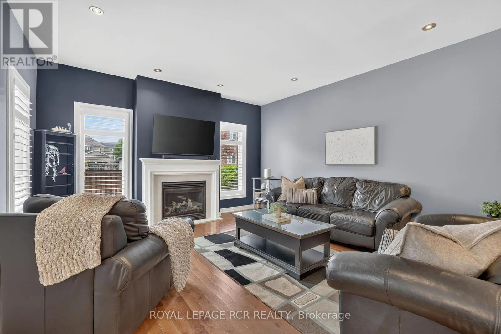 30 BORLAND CRESCENT