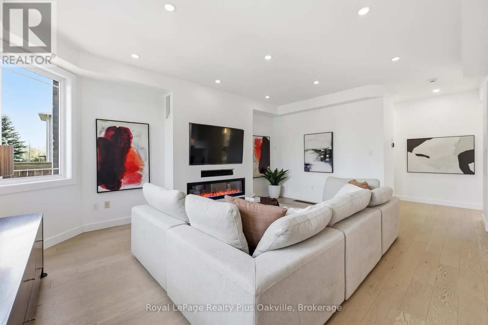 2363 YOLANDA DRIVE
