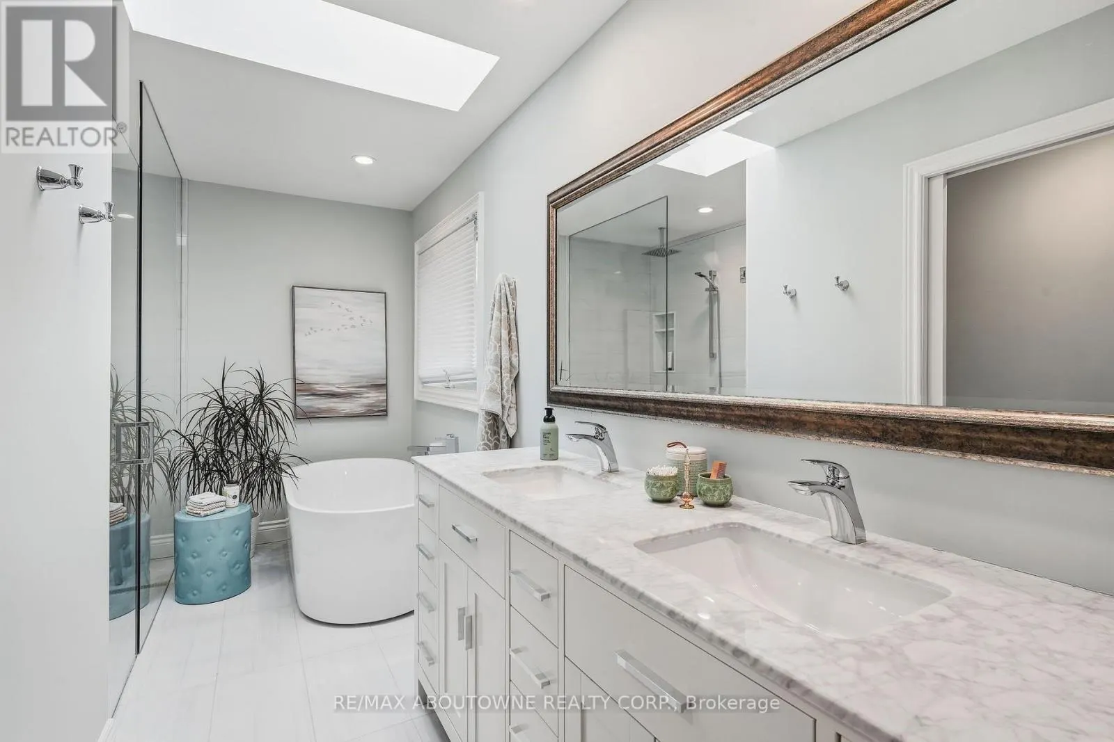 2747 TEAK CRESCENT