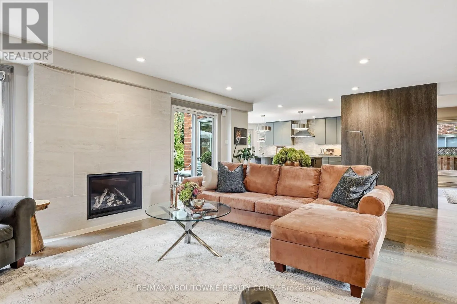 2747 TEAK CRESCENT
