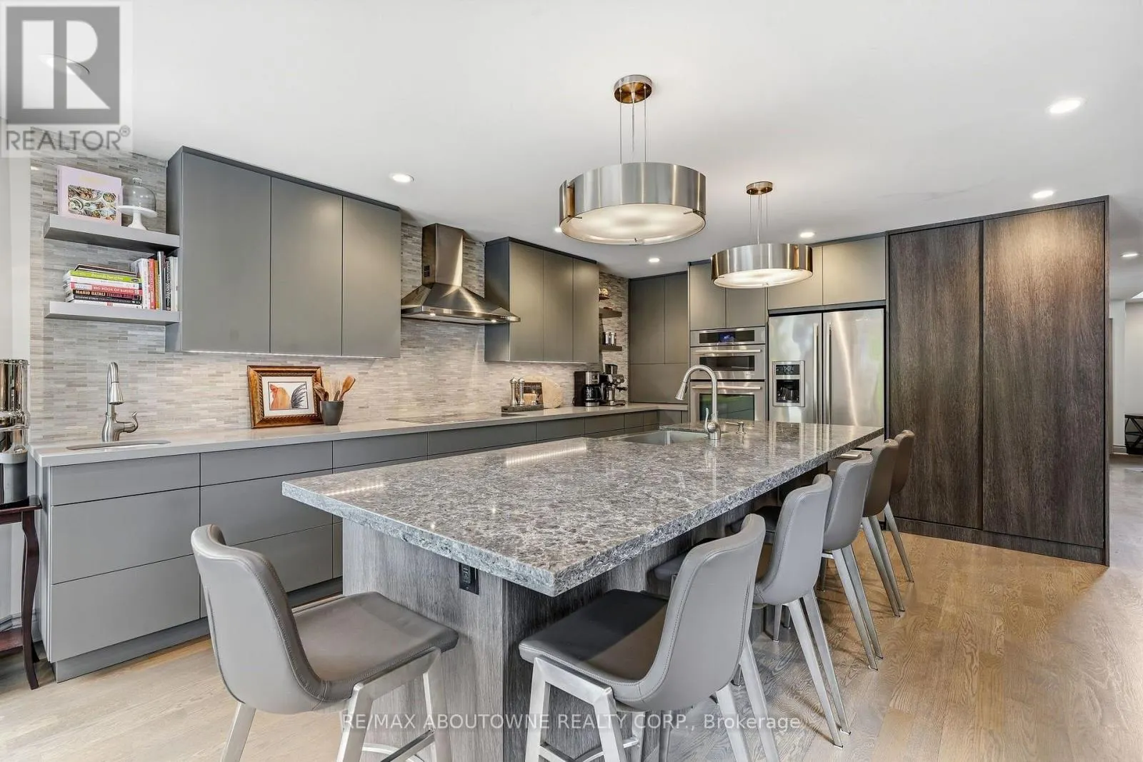 2747 TEAK CRESCENT