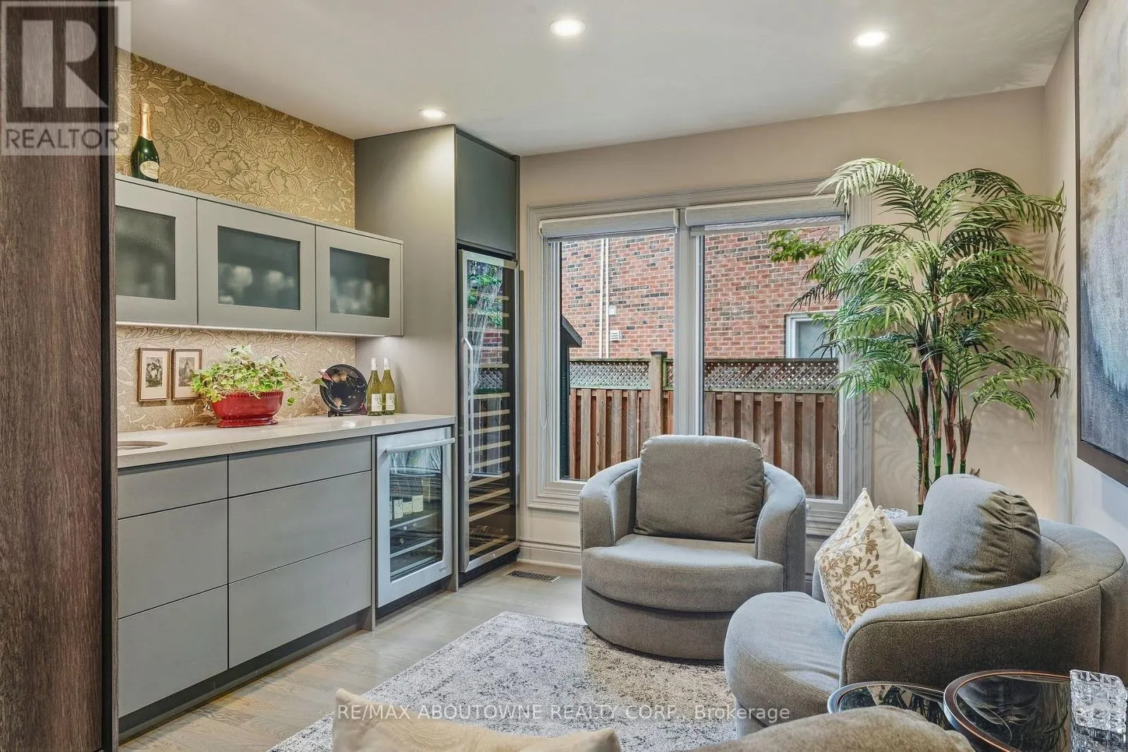 2747 TEAK CRESCENT