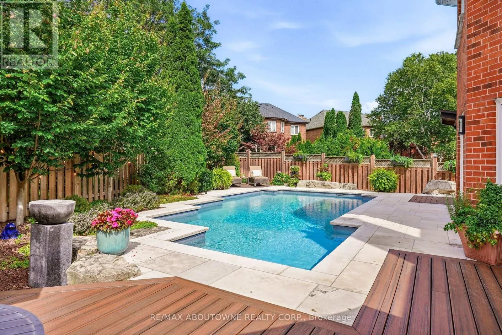 2747 TEAK CRESCENT