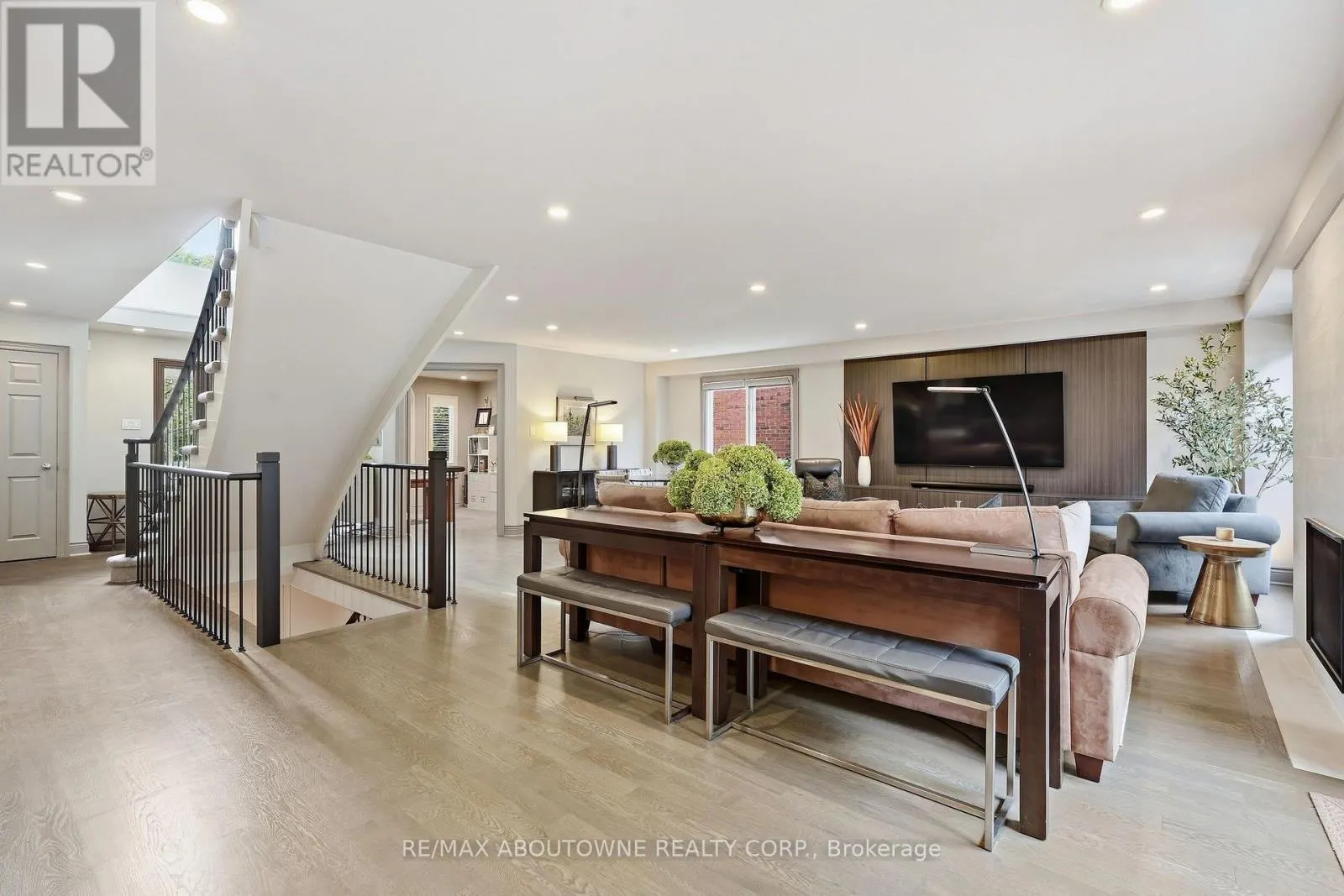 2747 TEAK CRESCENT