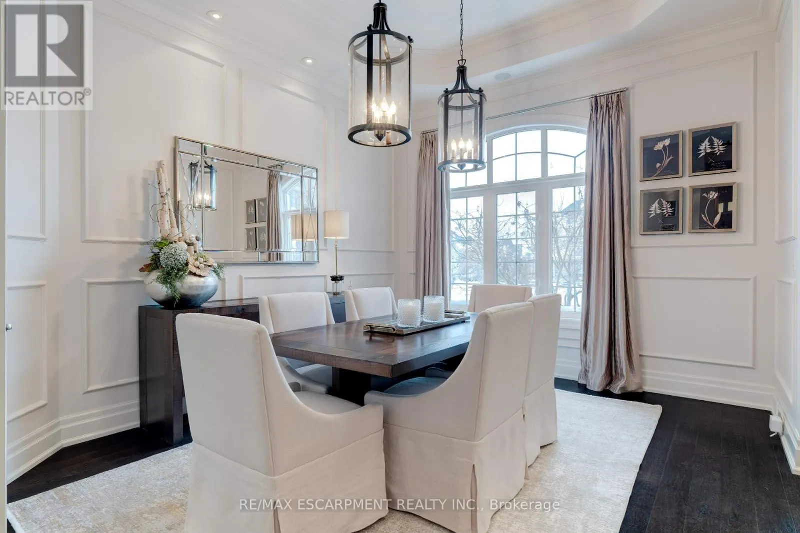 4 HOLDROYD COURT