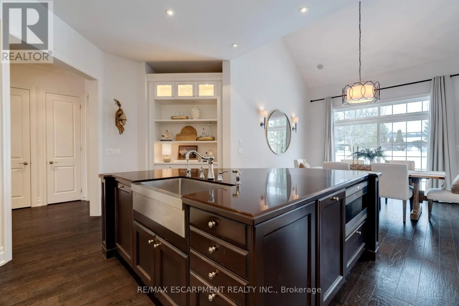 4 HOLDROYD COURT