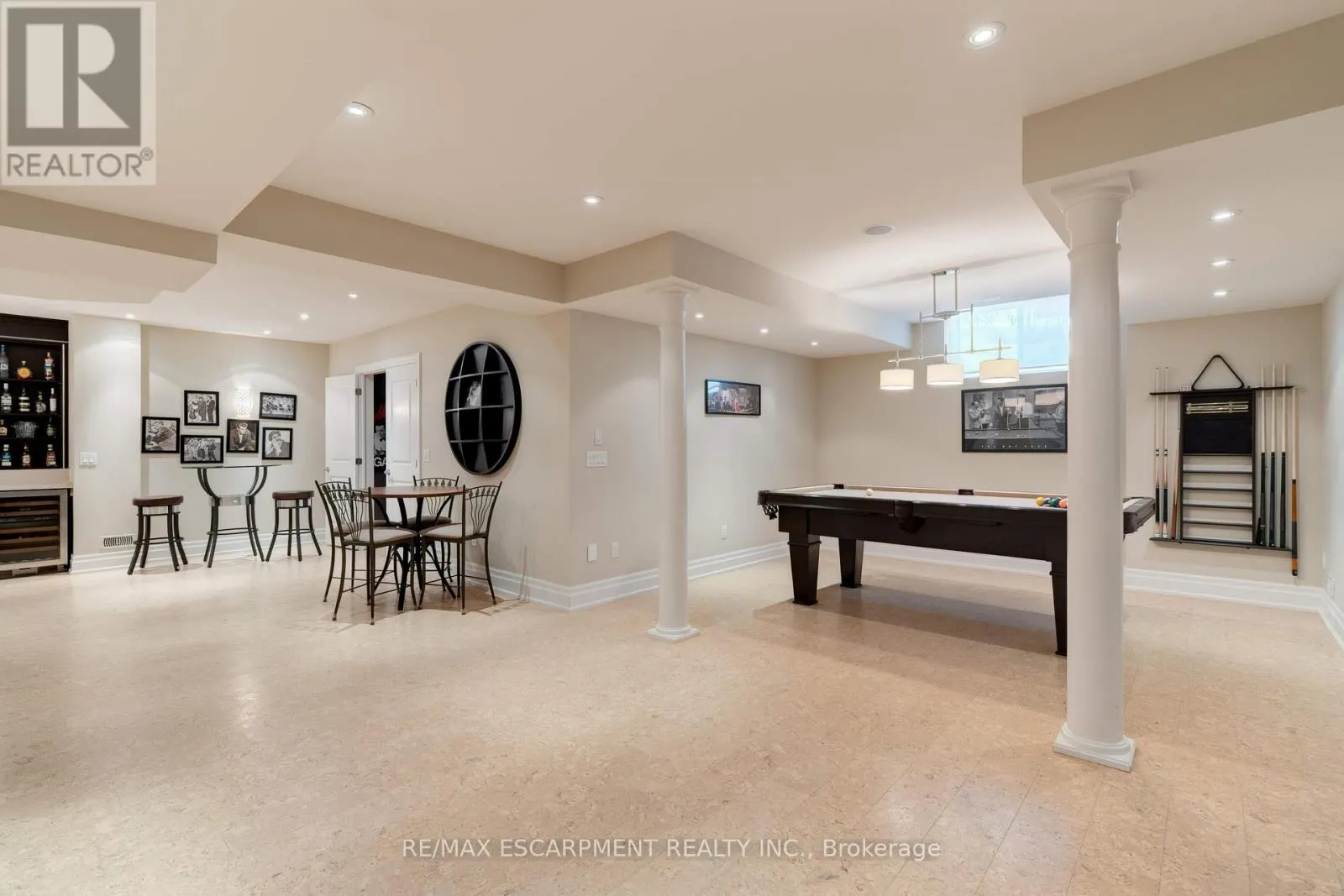 4 HOLDROYD COURT