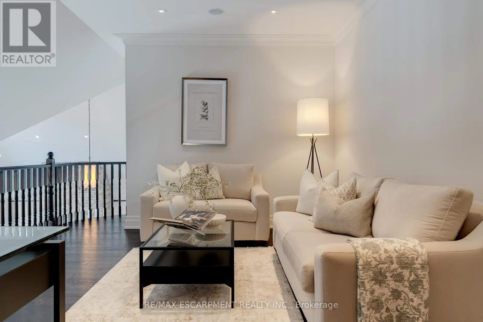 4 HOLDROYD COURT